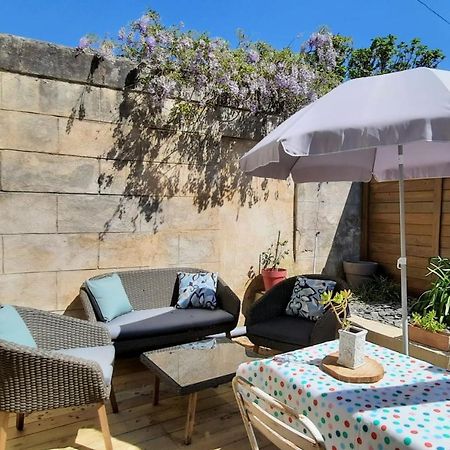 Furnished Apartment Near Palais De La Justice With 2 Bedrooms & A Garden ボルドー エクステリア 写真